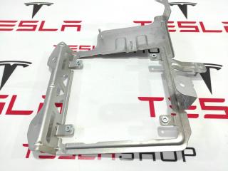 Кронштейн блока управления люком Tesla Model S 1 поколение 2015, 1013496-00-E