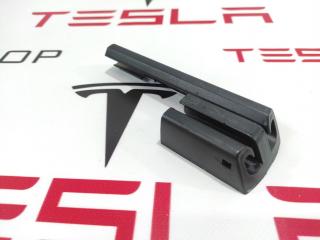 Заглушка салазки сиденья Tesla Model S 1 поколение 2015, 1008387-00-C, 1031675-00-A