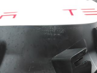 накладка двери (крышки) багажника Tesla Model S 1 поколение 2015, 1009254-00-G, 1009235-00-I