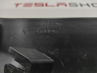 накладка двери (крышки) багажника Tesla Model S 1 поколение 2015, 1009234-00-I, 1009252-00-G