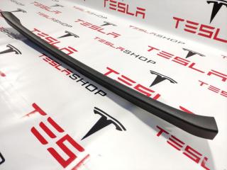 накладка двери (крышки) багажника Tesla Model S 1 поколение 2016, 1009255-00-F