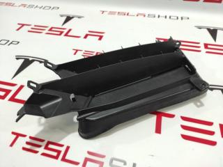 люверс переднего бампера левый Tesla Model S 1 поколение [рестайлинг] 2017, 1057851-00-J