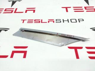Накладка люверсы Tesla Model S 1 поколение [рестайлинг] 2020, 1056377-00-C
