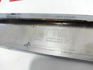 Накладка люверсы Tesla Model S 1 поколение [рестайлинг] 2020, 1056377-00-C