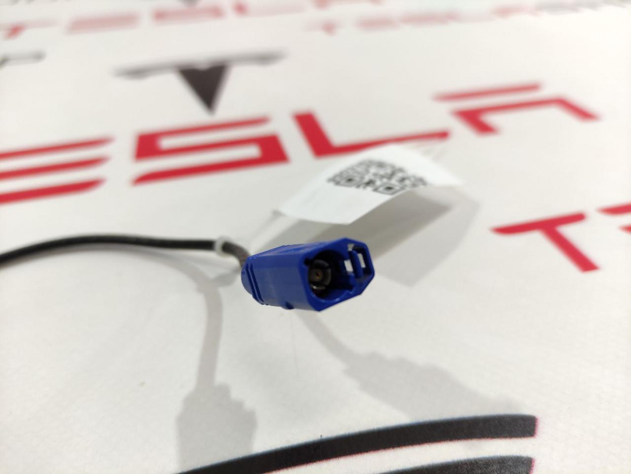 разъем (фишка) проводки Tesla Model 3 1 поколение 2019, 1067955-00-G - фото №1