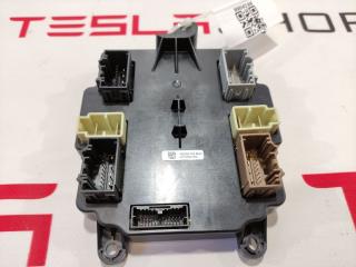 модуль управления двери Tesla Model X 1 поколение 2017, 1062056-10-B