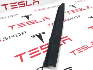 Накладка межсекционная подъемной задней двери Tesla Model X 1 поколение 2017, 1051547-04-C, 1053673-00-A