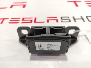 Петля замка двери Tesla Model X 1 поколение 2017, 1033836-00-G