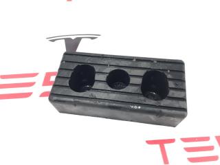 Опора под домкрат (подушка) Tesla Model X 1 поколение 2017, 1045887-00-B