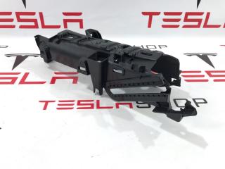 Кронштейн накладки, подъемной задней двери Tesla Model X 1 поколение 2017, 1055050-04-I
