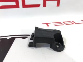 Кронштейн крепления центральной панели (торпедо) Tesla Model X 1 поколение 2017, 1051520-00-C