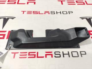 Воздуховод обдува ног водителя Tesla Model S 1 поколение [рестайлинг] 2017, 6007717-00-C