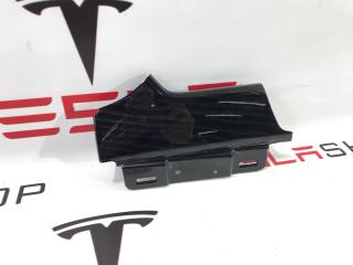 Декоративная накладка центральной панели (Торпедо) Tesla Model S 1 поколение [рестайлинг] 2017, 1045969-92-C, 1007834-00-C