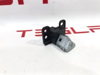 Кнопка открытия бардачка Tesla Model S 1 поколение [рестайлинг] 2017, 6008906-00-C