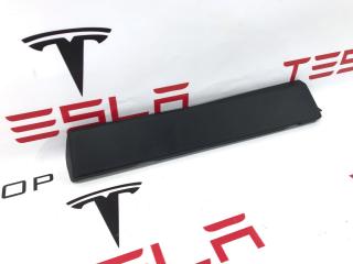 Накладка нижняя бардачка Tesla Model S 1 поколение [рестайлинг] 2017, 1002301-01-B, 1002302-00-A