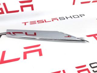 Накладка люверсы Tesla Model S 1 поколение [рестайлинг] 2020, 1056377-00-C