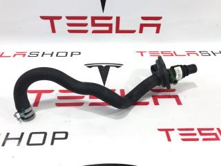 Шланг системы охлаждения заднего мотора Tesla Model S 1 поколение [рестайлинг] 2017, 1065389-00-E