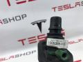 Шланг системы охлаждения заднего мотора Tesla Model S 1 поколение [рестайлинг] 2017, 1065389-00-E - фото №4