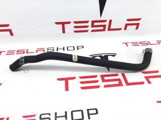 Шланг системы охлаждения чарджер - выход Tesla Model S 1 поколение [рестайлинг] 2017, 1065388-00-C