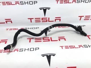 Шланг системы охлаждения заднего мотора Tesla Model S 1 поколение [рестайлинг] 2017, 1072148-00-B