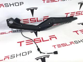 Накладка закрытия подъемной задней двери Tesla Model X 1 поколение 2017, 1041595-00-F
