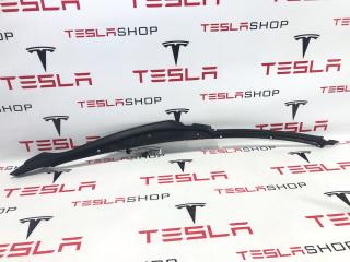 Накладка закрытия подъемной задней двери Tesla Model X 1 поколение 2017, 1041594-00-D