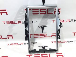 Рамка декоративная компьютера MCU (основного монитора) Tesla Model S 1 поколение [рестайлинг] 2017, 1002294-00-H