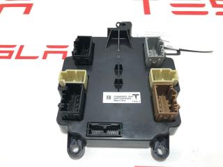 модуль управления двери Tesla Model X 1 поколение [рестайлинг] 2022, 1062056-00-D