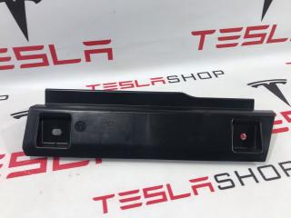 Кронштейн (крепление) коврового покрытия багажника Tesla Model S 1 поколение [рестайлинг] 2017, 1009173-00-E
