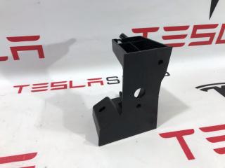 Кронштейн внутренний стойки C Tesla Model S 1 поколение [2-й рестайлинг] 2021, 1640619-00-B