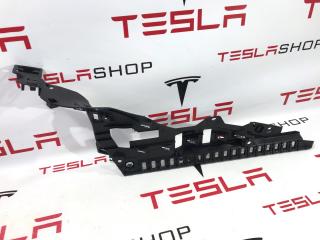 Кронштейн внутренний стойки C Tesla Model S 1 поколение [2-й рестайлинг] 2021, 1587705-00-B
