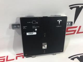 Беспроводное зарядное устройство Tesla Model S 1 поколение [2-й рестайлинг] 2021, 1615868-10-C