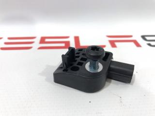 датчик удара Tesla Model S 1 поколение [рестайлинг] 2017, 1005274-00-B