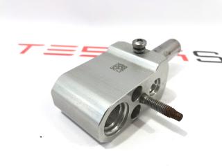 клапан системы охлаждения Tesla Model X 1 поколение 2017, 1039040-00-D