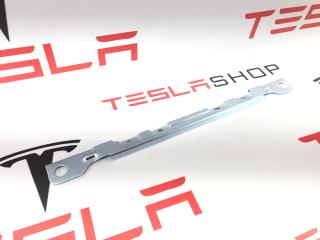 Прижимная пластина (скоба) коленной подушки безопасности Tesla Model S 1 поколение [2-й рестайлинг] 2021, 1607459-00-B