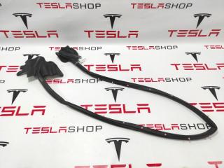 уплотнитель двери Tesla Model S 1 поколение [рестайлинг] 2017, 6009593-00-D