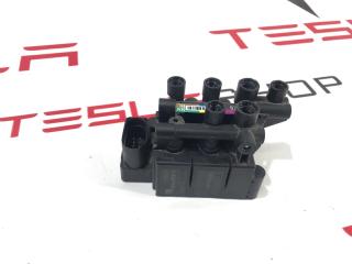 блок клапанов пневмоподвески Tesla Model S 1 поколение [2-й рестайлинг] 2021, 1027919-00-B