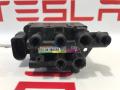 блок клапанов пневмоподвески Tesla Model S 1 поколение [2-й рестайлинг] 2021, 1027919-00-B - фото №5