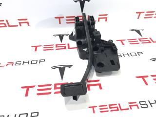 педаль тормоза Tesla Model S 1 поколение [2-й рестайлинг] 2021, 1420691-20-B