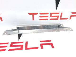 планка под капот Tesla Model S 1 поколение [2-й рестайлинг] 2021, 1617457-00-B