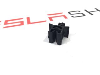 Клипса крепления тормозных трубок Tesla Model S 1 поколение [2-й рестайлинг] 2021, 1420713-00-B