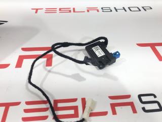 Камера салона Tesla Model S 1 поколение [2-й рестайлинг] 2021, 1588124-00-D, 1587847-00-A