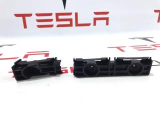Кронштейн крепления накладки порога рокерной панели Tesla Model S 1 поколение [2-й рестайлинг] 2021, 1567145-00-A