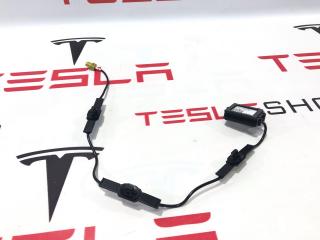 Блок спутниковой антенны Tesla Model S 1 поколение [2-й рестайлинг] 2021, 1050256-00-C