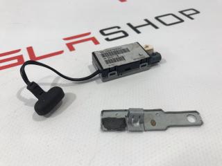 Антенна усилитель AM/FM Tesla Model S 1 поколение 2016, 1004793-00-C