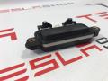 кнопка открытия багажника Tesla Model S 1 поколение 2016, 1007287-00-A, 100728500C - фото №3