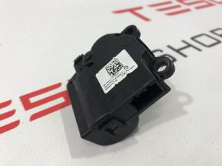 Сервопривод печки салона (печки) Tesla Model Y 1 поколение 2020, 1500640-00-A, 1494714-99-E
