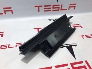 Кронштейн (крепление) коврового покрытия багажника Tesla Model S 1 поколение [рестайлинг] 2017, 1009174-00-E