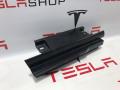 Кронштейн (крепление) коврового покрытия багажника Tesla Model S 1 поколение [рестайлинг] 2017, 1009174-00-E - фото №4