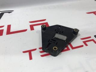 Кронштейн мотора привода люка Tesla Model S 1 поколение 2014, 6008697-00-A